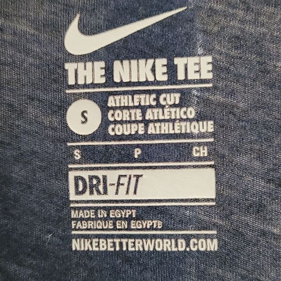 Nike Shirt - Picture 4 of 4